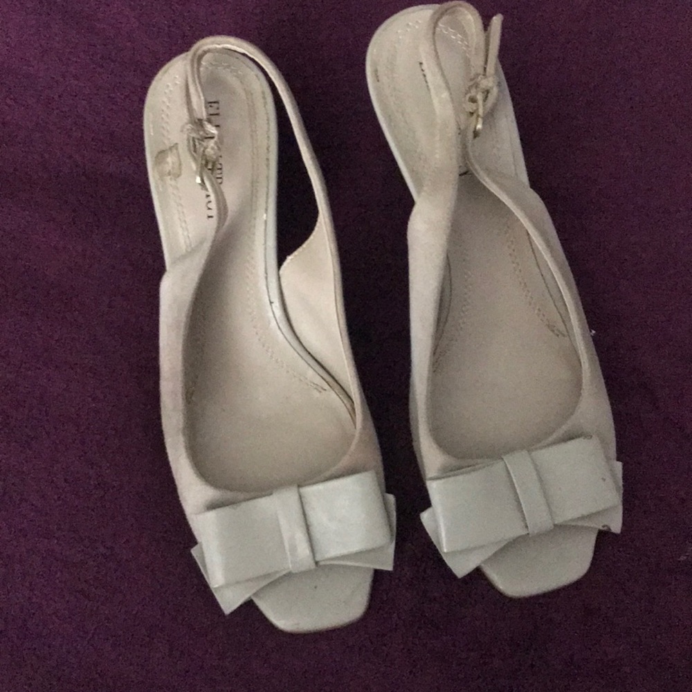 Ellen Tracy wedge heel bow sling back pump (tan).